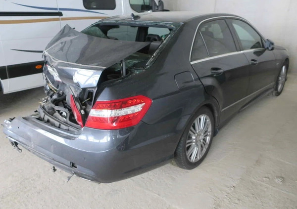 Mercedes-Benz Klasa E cena 14900 przebieg: 167162, rok produkcji 2010 z Kobyłka małe 67